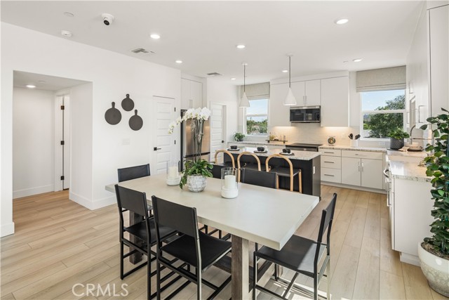 Detail Gallery Image 6 of 14 For 9330 via Azul, Pico Rivera,  CA 90660 - 4 Beds | 3/1 Baths