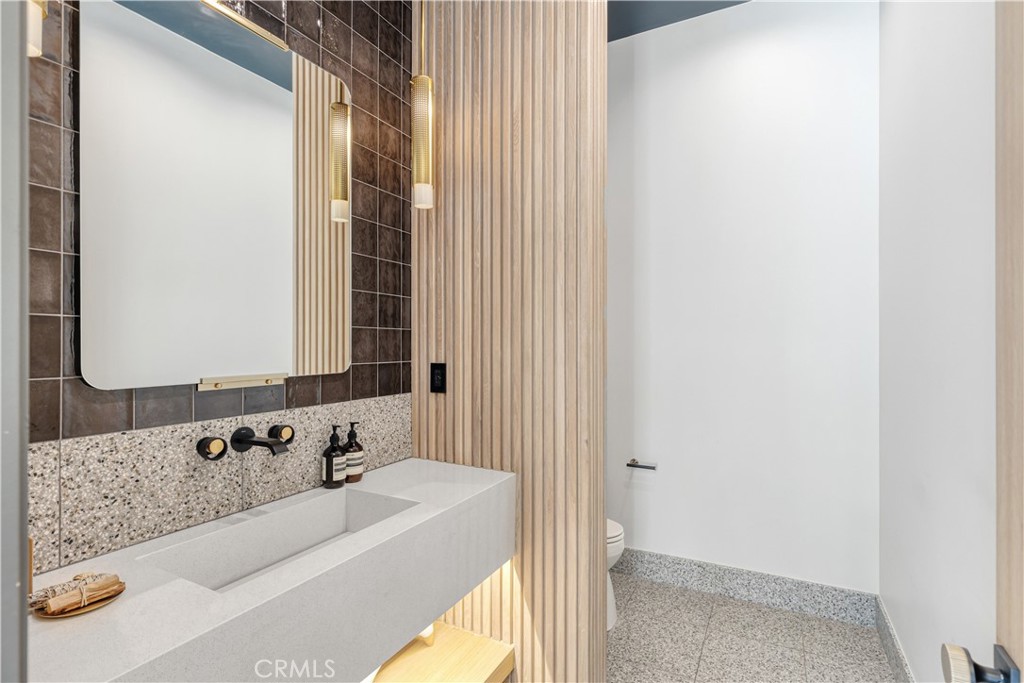 MLS #SR25262941 image #8