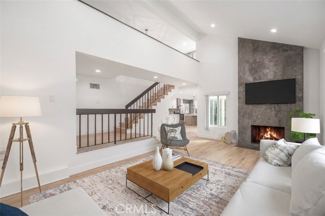 Detail Gallery Image 5 of 37 For 6222 Wynne, Tarzana,  CA 91335 - 4 Beds | 3 Baths