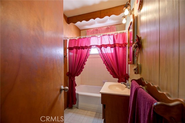 Detail Gallery Image 14 of 34 For 583 29th St, Manhattan Beach,  CA 90266 - 3 Beds | 2 Baths