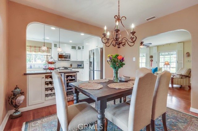 3952 Gaviota Avenue, Long Beach CA: https://media.crmls.org/medias/b695245a-fcd4-4982-948d-f648da33c55d.jpg
