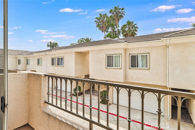 Detail Gallery Image 34 of 46 For 7132 Farralone Ave #207,  Canoga Park,  CA 91303 - 3 Beds | 2/1 Baths