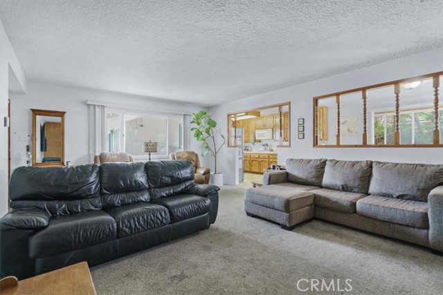 315 Hobbs Lane, Santa Maria CA: https://media.crmls.org/medias/b69569a7-69c2-4559-a39d-8720866dfe42.jpg