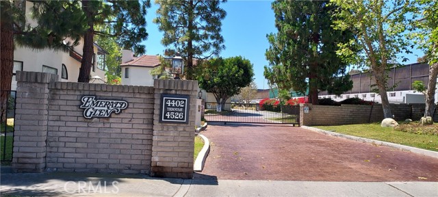 4502 Emerald ST Unit: 1