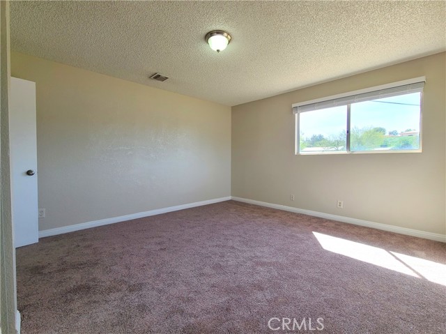 Detail Gallery Image 15 of 24 For 13195 13195 #FRONT,  Yucaipa,  CA 92399 - 3 Beds | 3 Baths