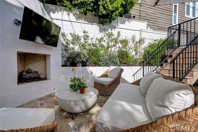 3211 Valley, Manhattan Beach, California 90266, 4 Bedrooms Bedrooms, ,2 BathroomsBathrooms,Residential,For Sale,Valley,SB26074222