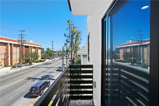 Detail Gallery Image 28 of 35 For 6700 Kester Ave, Van Nuys,  CA 91405 - 5 Beds | 4 Baths