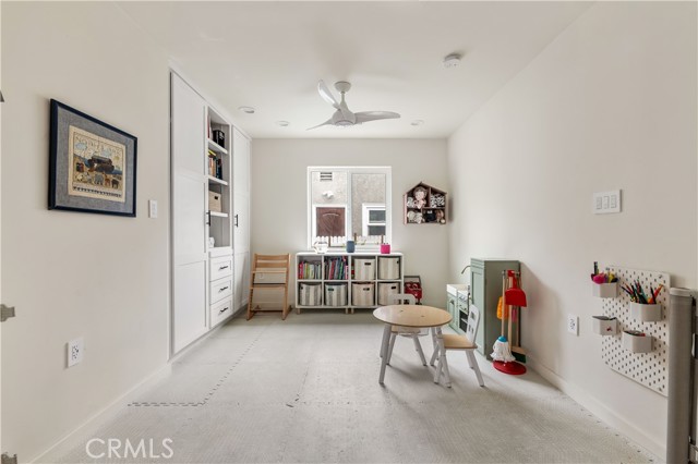 2818 S Holt Avenue, Los Angeles CA: https://media.crmls.org/medias/b697d4b0-a0dc-4501-83d6-f09d8fb25c45.jpg