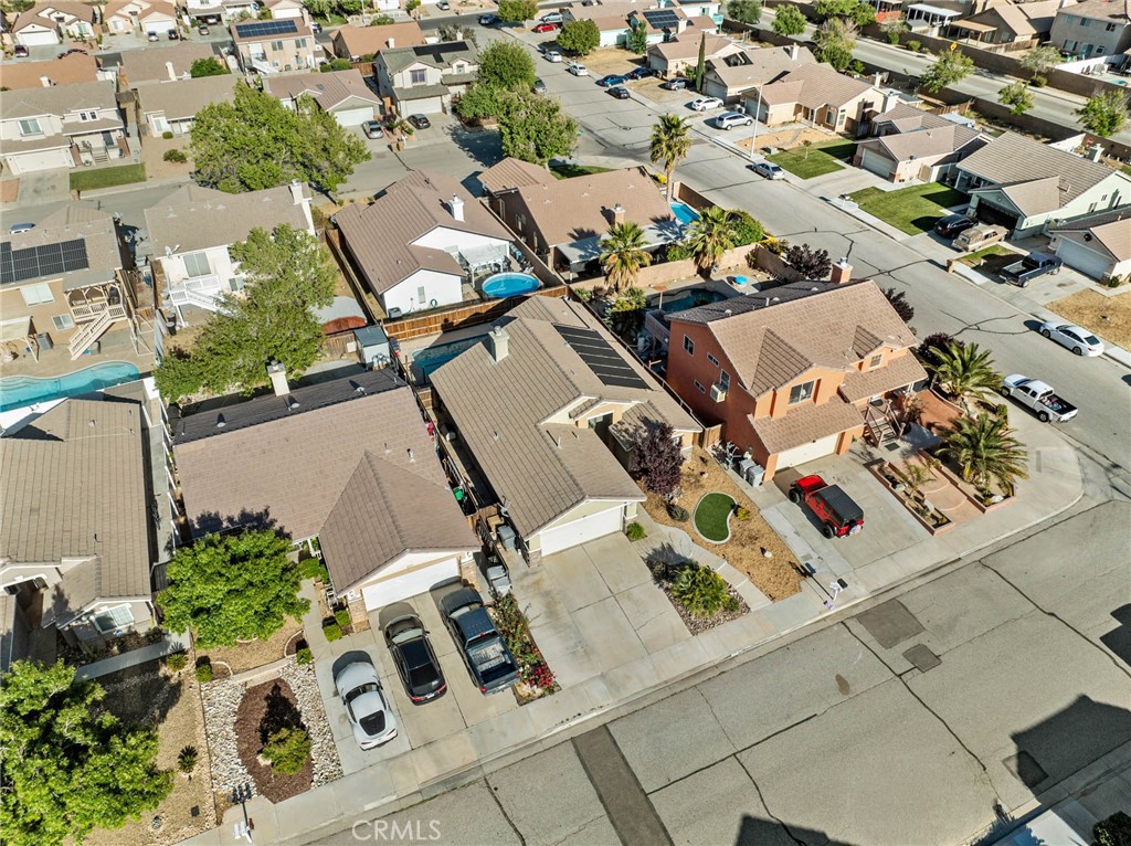 https://media.crmls.org/medias/b698d417-714f-4d88-86a2-587a216d68a0.jpg?preset=X-Large