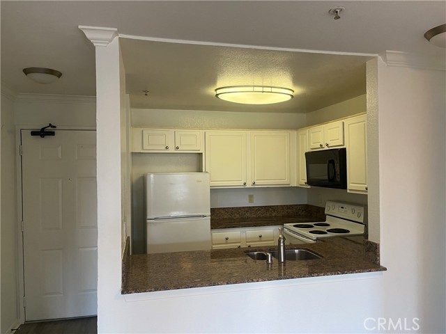 Detail Gallery Image 11 of 37 For 8889 Caminito Plaza Centro #7304,  San Diego,  CA 92122 - 2 Beds | 2 Baths
