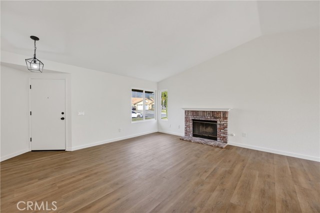 4595 Bronson, San Bernardino CA: https://media.crmls.org/medias/b699ce93-88d8-4e0c-880c-ba1f3a1f4bcd.jpg