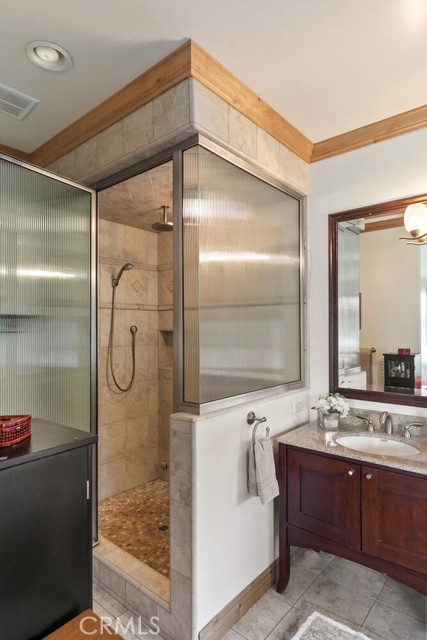 781 Brentwood Drive, Lake Arrowhead CA: https://media.crmls.org/medias/b69a00a7-bdb8-4971-998e-8cc8122be319.jpg