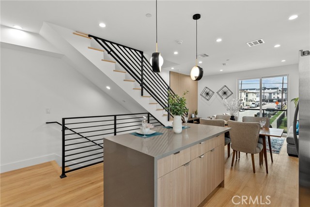 201 S Westlake Ave Unit #203, Los Angeles CA: https://media.crmls.org/medias/b69a540c-425b-46a4-926a-350314e9565a.jpg