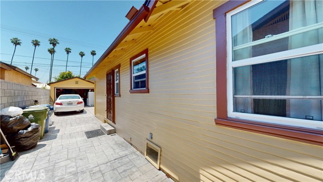 Detail Gallery Image 3 of 29 For 2372 W 29th, Los Angeles,  CA 90018 - – Beds | – Baths