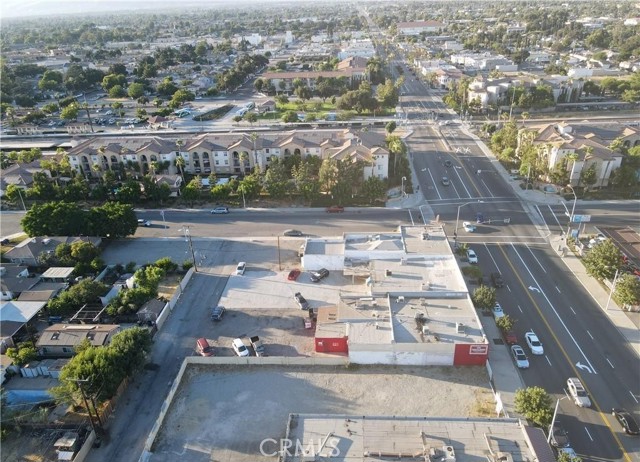 8830 Sierra Avenue, Fontana CA: https://media.crmls.org/medias/b69a929d-a61c-4593-97d6-b52bc8efa9d2.jpg