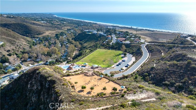 6216 Tapia Drive, Malibu CA: https://media.crmls.org/medias/b69bc68c-39b7-4718-9e3f-0d273e9d105d.jpg