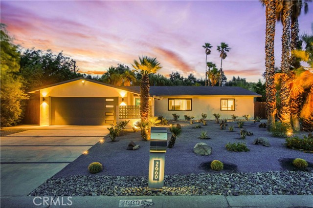 Detail Gallery Image 4 of 75 For 2660 N Farrell Dr, Palm Springs,  CA 92262 - 3 Beds | 2 Baths