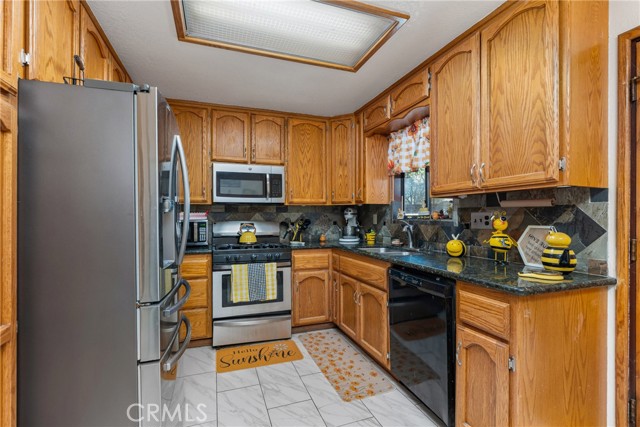 Detail Gallery Image 11 of 28 For 329 Downey Dr, Big Bear City,  CA 92314 - 3 Beds | 1 Baths