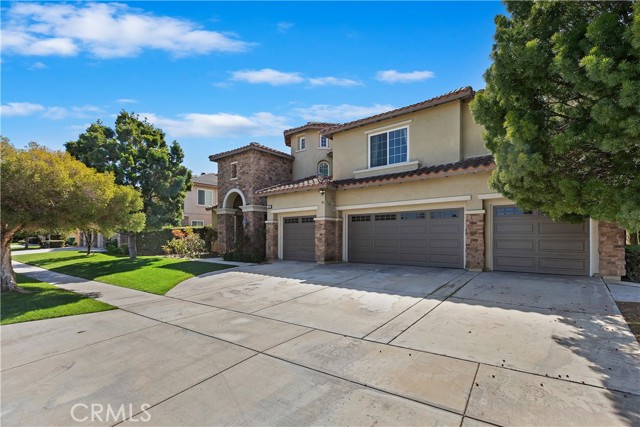 Detail Gallery Image 2 of 59 For 1140 Kendrick Ct, Corona,  CA 92881 - 5 Beds | 5/1 Baths