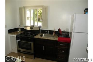 124 N Janet Place, Fullerton CA: https://media.crmls.org/medias/b69f6ff6-9350-405f-b4d0-b03a63a10dd8.jpg