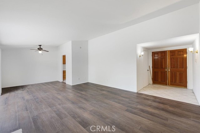 Detail Gallery Image 5 of 15 For 20447 Oxnard St, Woodland Hills,  CA 91367 - 3 Beds | 2 Baths