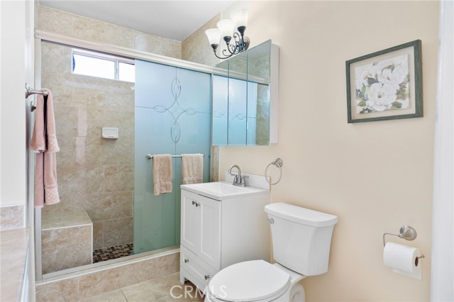 Detail Gallery Image 14 of 36 For 6133 Orchard Ave, Huntington Park,  CA 90255 - 4 Beds | 3 Baths