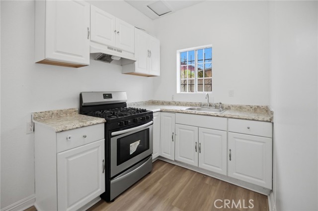 Detail Gallery Image 33 of 44 For 1345 W 51st Pl, Los Angeles,  CA 90037 - 6 Beds | 3 Baths