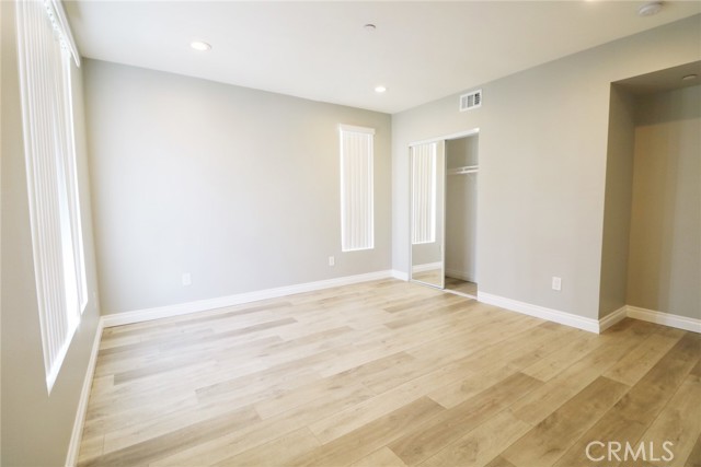 Detail Gallery Image 6 of 27 For 6926 N Morella Ave #3,  North Hollywood,  CA 91605 - 4 Beds | 4/1 Baths