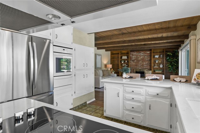 Detail Gallery Image 5 of 34 For 1063 W 19th, Upland,  CA 91784 - 4 Beds | 2 Baths