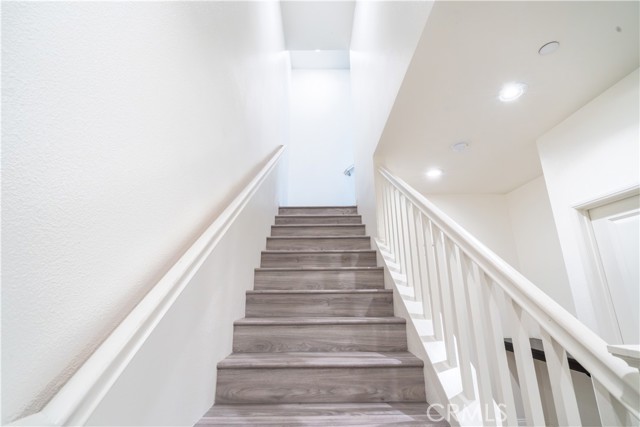 Detail Gallery Image 10 of 53 For 20618 Desert Ash, Winnetka,  CA 91306 - 4 Beds | 4 Baths