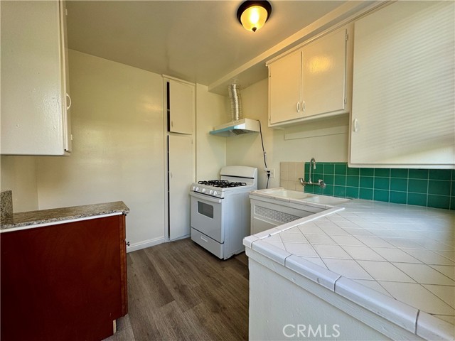 Detail Gallery Image 3 of 9 For 516 E Lomita Ave #3,  Glendale,  CA 91205 - 1 Beds | 1 Baths