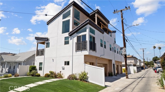 Front Image Thumbnail for CRSR26079670