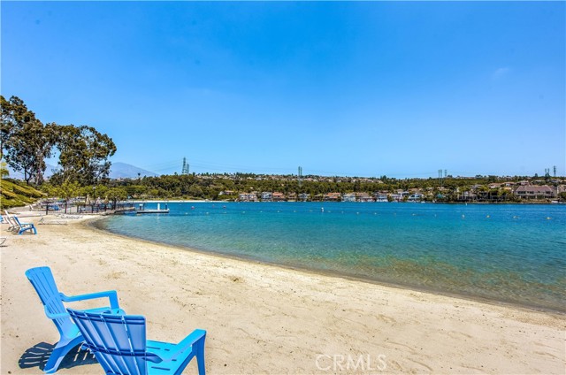 26065 Las Flores, Mission Viejo CA: https://media.crmls.org/medias/b6a419f8-2cb1-4fd6-81a4-2b6a39cc60d4.jpg