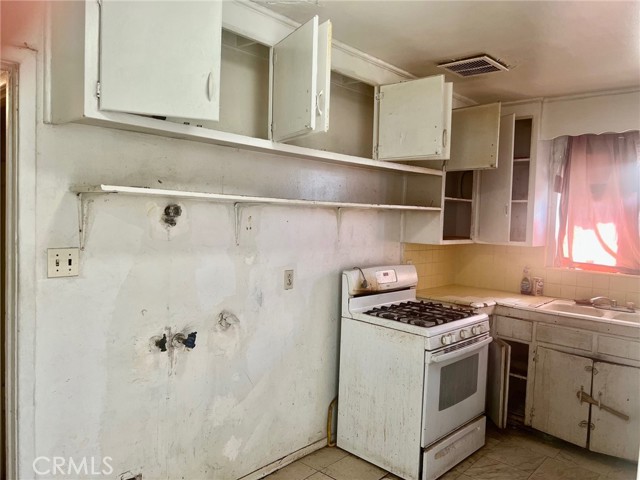 Detail Gallery Image 8 of 22 For 1017 W Santa Fe Ave, Merced,  CA 95340 - 2 Beds | 1 Baths