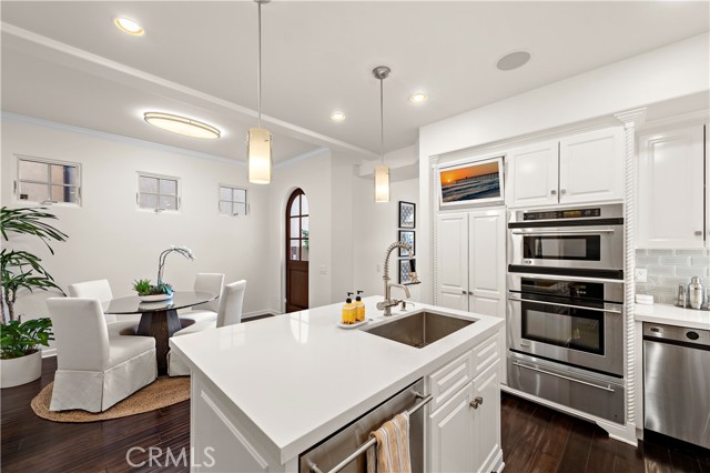 Detail Gallery Image 12 of 34 For 432 Acacia Ave, Corona Del Mar,  CA 92625 - 3 Beds | 3/1 Baths