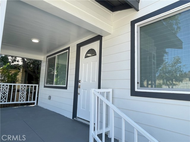 627 Fischer Street, Glendale CA: https://media.crmls.org/medias/b6a5bebe-5407-4318-98ec-94140cd2c2f6.jpg
