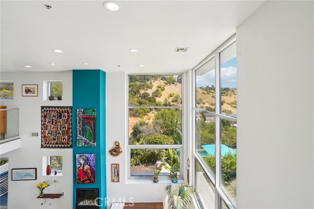 3640 Roseview Avenue, Los Angeles CA: https://media.crmls.org/medias/b6a5e260-a7c7-476b-aadc-b3a20b3fb075.jpg