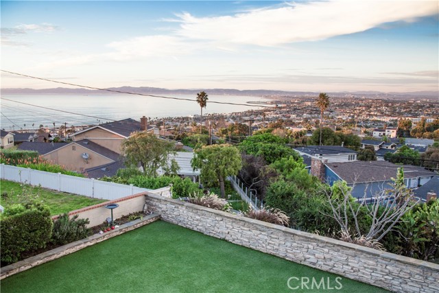 Detail Gallery Image 47 of 48 For 229 via Pasqual, Redondo Beach,  CA 90277 - 4 Beds | 4 Baths