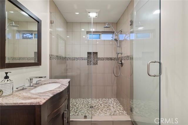 Detail Gallery Image 19 of 52 For 12759 Elkwood St, North Hollywood,  CA 91605 - 4 Beds | 3 Baths