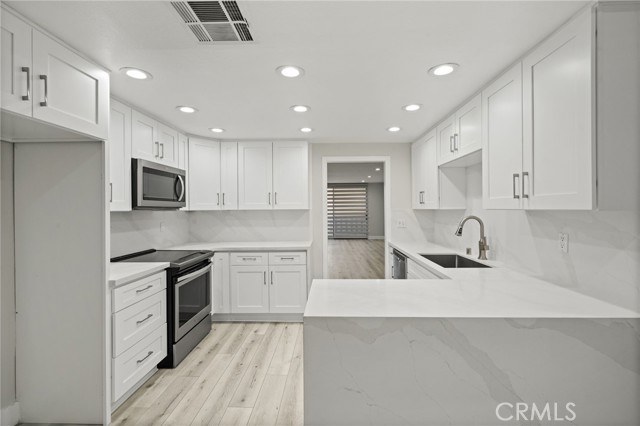 Detail Gallery Image 9 of 25 For 19029 Nordhoff St #103,  Northridge,  CA 91324 - 2 Beds | 2 Baths