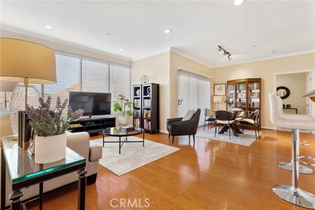 Detail Gallery Image 11 of 40 For 4821 Bakman Ave #206,  North Hollywood,  CA 91606 - 3 Beds | 2 Baths