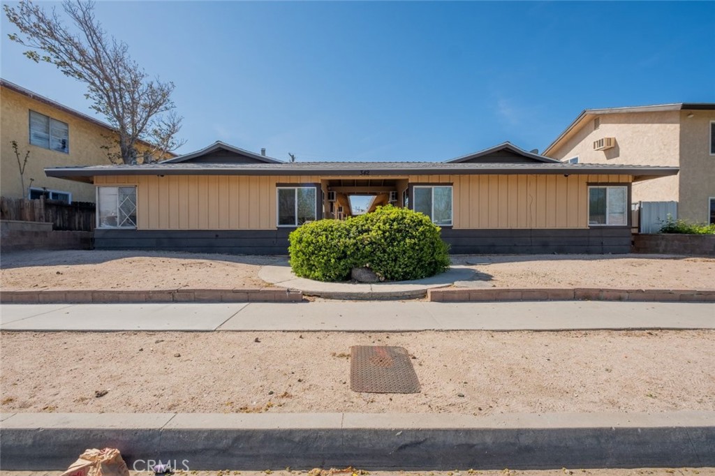 342 E Lancaster Boulevard #6
