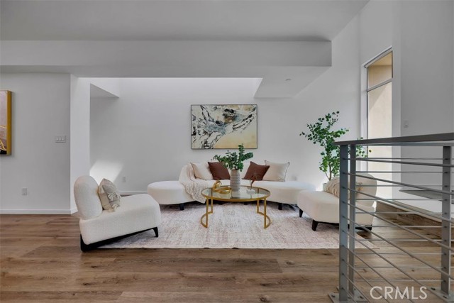 6919 Knowlton Place, Los Angeles CA: https://media.crmls.org/medias/b6a8f58e-9802-455f-b9e3-b59855296dcd.jpg