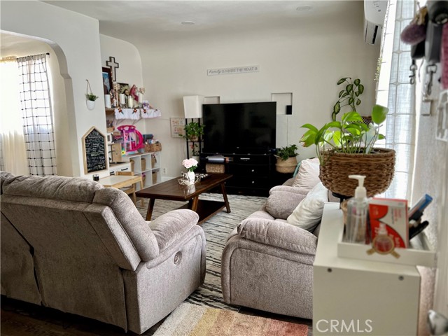 Detail Gallery Image 6 of 26 For 764 W 107th St, Los Angeles,  CA 90044 - 3 Beds | 2 Baths