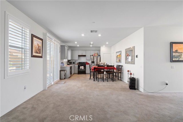 Detail Gallery Image 12 of 44 For 15056 Tawney Ridge Ln, Victorville,  CA 92394 - 4 Beds | 3 Baths