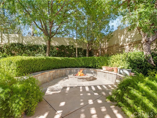 Detail Gallery Image 32 of 44 For 21103 Cross Creek Dr, Saugus,  CA 91350 - 3 Beds | 3 Baths