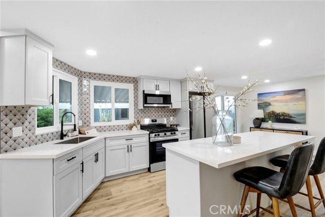 Detail Gallery Image 4 of 15 For 4361 Mission Blvd #100,  Montclair,  CA 91763 - 4 Beds | 2 Baths