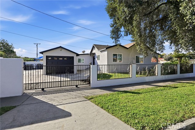 Detail Gallery Image 7 of 44 For 2101 S Hickory, Santa Ana,  CA 92707 - 3 Beds | 2 Baths