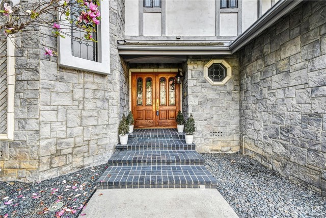 Detail Gallery Image 3 of 30 For 34 Hidden Valley Rd, Monrovia,  CA 91016 - 5 Beds | 4/1 Baths