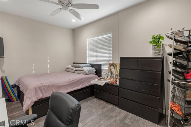 289 E Heath, Long Beach CA: https://media.crmls.org/medias/b6acd37c-cb68-4071-a933-b2210705fce4.jpg